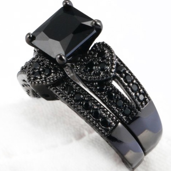 2pc Black CZ Heart Ring - Picture 3 of 4